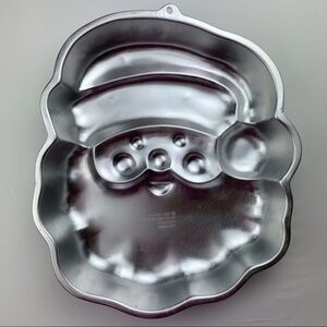 Wilton 1991 Santa cake pan